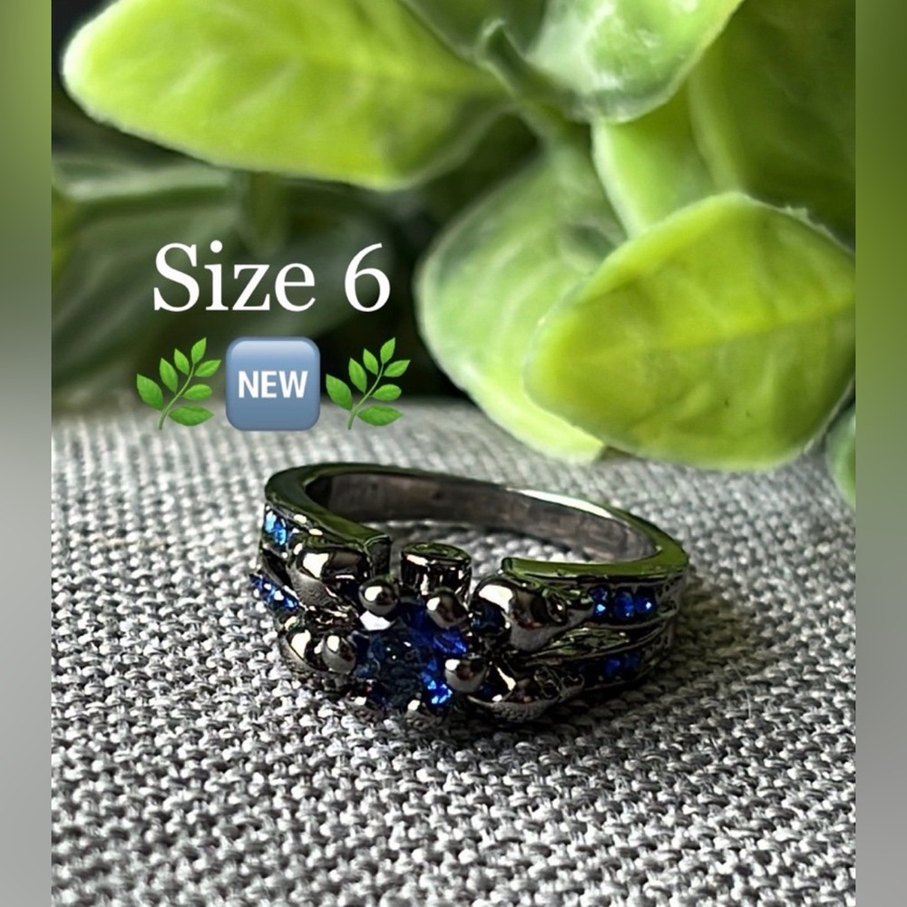 Skull Blue Inlay Black Tone Fashion Jewelry Ring  Size 6 New in package